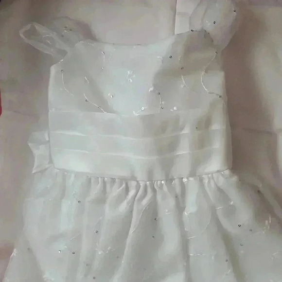 Sweet kids bridal dress - Picture 6 of 16